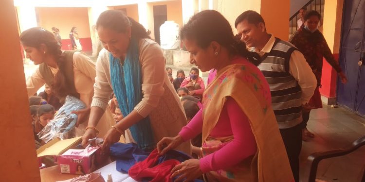 छबड़ा उपखंड अधिकारी मनीषा तिवारी ने किया राजकीय माध्यमिक बालिका विद्यालय छबड़ा वह छात्रावास का निरक्षण