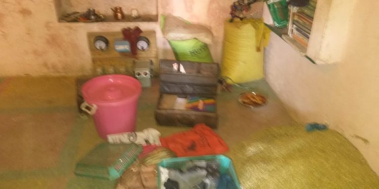 छबड़ा थाना क्षेत्र के श्यामपुरा रीछडी जागीर गांव में तीन दिन पूर्व  अज्ञात हथियार बंद लुटेरों द्वारा लाखों की नगदी व जेवरात लूटपाट की घटना