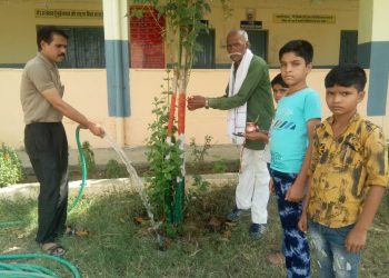 आदर्श विद्या मंदिर छबडा  द्वारा एक कदम प्रकृति संरक्षण और संवर्धन की ओर… आओ पेड़ लगायें…जीवन बचायें कार्यक्रम का किया शुभारंभ।