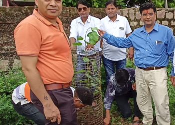 राजकीय चिकित्सालय छबड़ा में हर्ष उल्लास के साथ पौधारोपण कर मनाया डॉक्टर्स डे