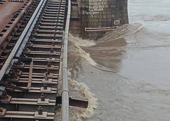 बारां-पार्वती नदी का पुल क्षतिग्रस्त, कोटा-इंदौर ट्रेन रुठियाई में रद्द ।