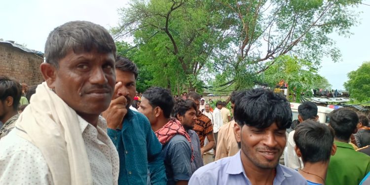 मुख्य सचिव से मिले सिंघवी, रेस्क्यू के लिए भेजा हेलीकॉप्टर