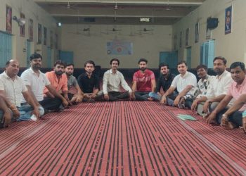 पूर्व छात्र परिषद की बैठक मैं सेवा कार्य  एवं शिक्षा क्षेत्र में उत्कृष्ट प्रदर्शन करने वाले छात्रों का सम्मान करने का लिया संकल्प   पूर्व छात्र परिषद के सचिव जितेंद्र कुशवाह वह मीडिया प्रभारी