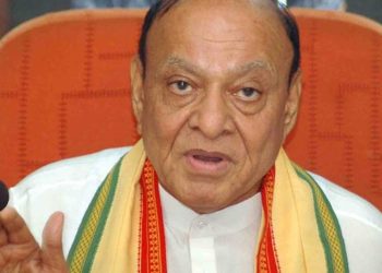 इधर राजस्थान में रघु शर्मा ने अपने बेटे को यूथ कांग्रेस का प्रदेश उपाध्यक्ष घोषित करवाया, उधर गुजरात यूथ कांग्रेस के अध्यक्ष  वाघेला   ने इस्तीफा दिया।