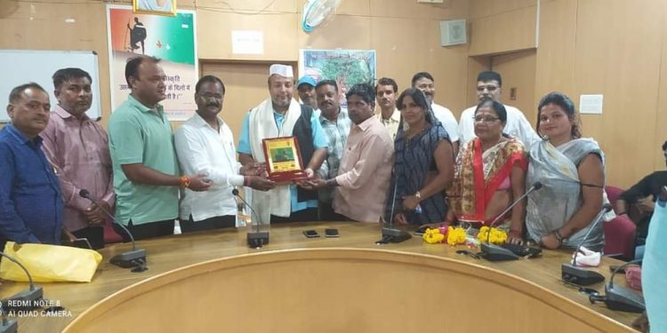 निदेशक शांति एवं अंहिसा निदेषालय ने ली बैठक