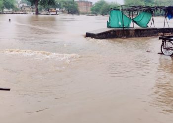 समरानियां क्षेत्र में आपत की बारिश