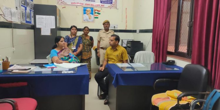 कार्यक्रम अधिकारी ने सखी, वन स्टोप सेन्टर का किया निरीक्षण