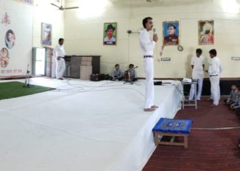 आदर्श विद्या मंदिर में गांधी जयंती उत्साह पूर्वक मनाई गई