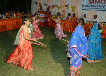 सफलता इंग्लिश मीडियम स्कूल में डांडिया महोत्सव का आयोजन