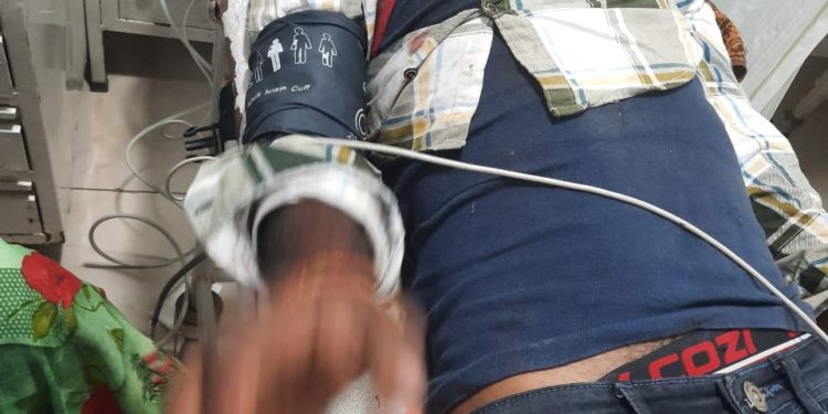 मोटरसाइकिल रोक रास्ते में पेशाब करते समय अनजान व्यक्ति के द्वारा टक्कर मारने से छीतरलाल हुए घायल