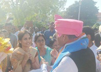 मुख्यमंत्री आत्मीय भाव से आमजन से मिले, जन समस्याओं को सुना