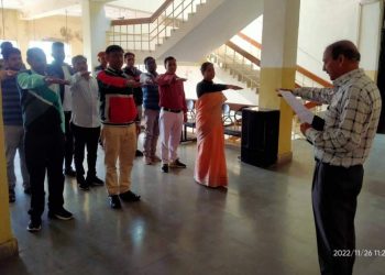 संविधान दिवस पर मौलिक कर्त्तव्यों के निर्वहन की ली शपथ