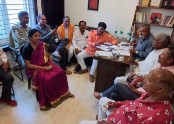 मुख्यमंत्री गहलोत के दौरे को निरर्थक बताया भाजपा ने,  लीपापोती करके चले गए गहलोत: मीणा,जुगत से जुटाई भीड़ से बजवाई तालियां: विजय,न… परवन, न… किसानों के कर्जे माफी  व मुआवजे की बात और ना ही बिजली, पानी, शिक्षा, स्वास्थ्य एवं सड़कों की चर्चा