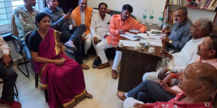 मुख्यमंत्री गहलोत के दौरे को निरर्थक बताया भाजपा ने,  लीपापोती करके चले गए गहलोत: मीणा,जुगत से जुटाई भीड़ से बजवाई तालियां: विजय,न… परवन, न… किसानों के कर्जे माफी  व मुआवजे की बात और ना ही बिजली, पानी, शिक्षा, स्वास्थ्य एवं सड़कों की चर्चा