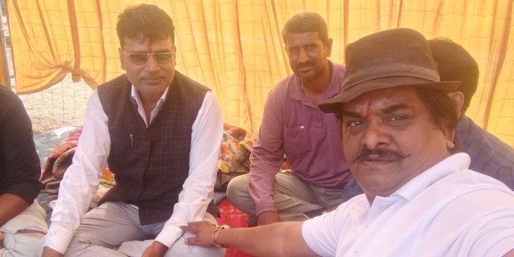 कडेयाबन सरपंच भगवान स्वरूप उर्फ धर्मा धाकड़ का भुख हडताल 10 वां दिन  भी लगातार रहा धरना