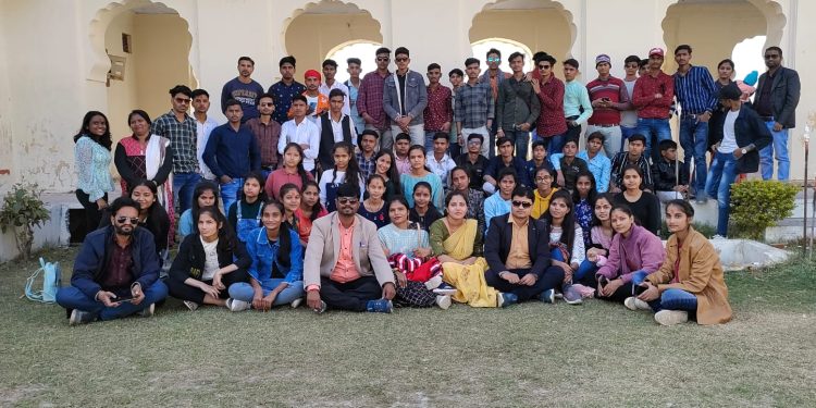 मनु साइंस क्लासेज का शैक्षणिक भ्रमण संपन्न*