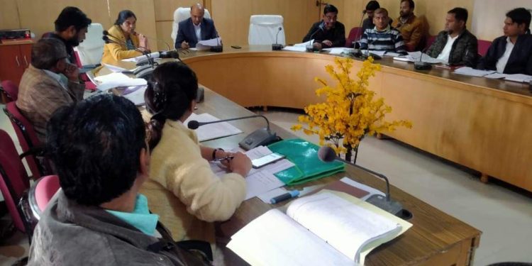 मनरेगा एवं पंचायती राज विभाग की योजनाओं संबंधी समीक्षा बैठक आयोजित