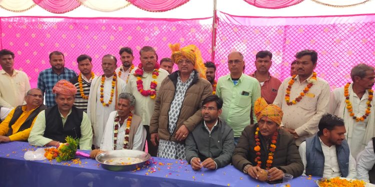 बापचा के पूर्व सरपंच के जेषठ ओम मीणा के नेतृत्व में सैकड़ों की संख्या में कांग्रेसी कार्यकर्ताओं ने भारतीय जनता पार्टी की ली सदस्यता