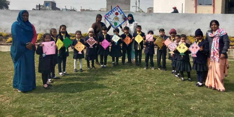 सैनफोर्ट वर्ल्ड स्कूल में मनाया मकर सक्रांति महापर्व छबड़ा सैनफोर्ट वर्ल्ड स्कूल द्वारा मकर सक्रांति महापर्व मनाया गया