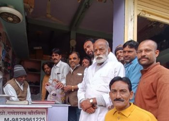 हर वर्ष की भांति इस वर्ष भी उत्तरायण(मकर सक्रांति) के पवन पर्व पर गोशाला सेवा समिति व समाजसेवियों द्वारा गोमाता के चारे के लिए बाजार से चंदा एकत्रित किया गया