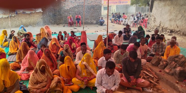 ग्राम घट्टी में हुआ गायत्री दीपयज्ञ एवं पंच कुण्डीय महायज्ञ