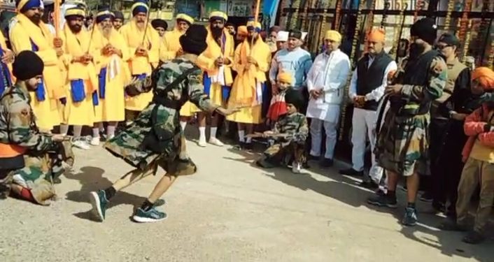 छबड़ा शहर में नगर – कीर्तन धूमधाम से निकाला  श्री गुरुगोविंद सिंह महाराज के प्रकाष पर्व पर शहर में विशाल नगर कीर्तन धूमधाम से निकाला