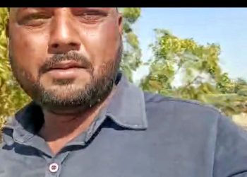 फलिया सीनियर में सरपंच ने देखे टंकी में कीड़े,अध्यापकों की अव्यवस्था के बारे में मुख्य ब्लॉक शिक्षा अधिकारी मीणा को दी जानकारी।