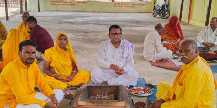पांच कुंडीय गायत्री महायज्ञ का हुआ आयोजन गायत्री जयंती के शुभ उपलक्ष में गायत्री परिवार छबड़ा द्वारा