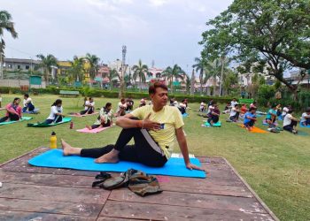विश्व योग दिवस आज, तेज बारिश में भी किया योग प्रोटोकॉल का अभ्यास