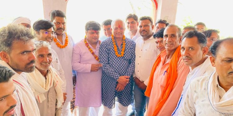 मोदी सरकार के 9 वर्ष पूर्ण होने के उपलक्ष में बारां झालावाड सांसद दुष्यंतसिंह व छबडा विधायक प्रतापसिंह सिंघवी छबडा विधानसभा क्षेत्र के जनसम्पर्क अभियान चलाया गया