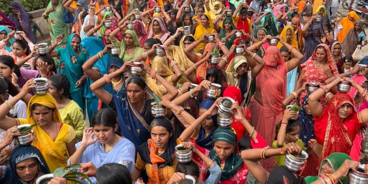 छबड़ा में भगवान देवनारायण जयंती पर निकली भव्य शोभायात्रा में उमडा जन सैलाब।