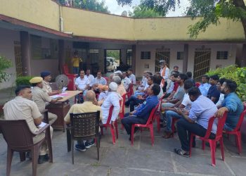 सौहार्द पूर्ण वातावरण में मनाएंगे सभी त्यौहार, छबड़ा थाने में सीएलजी व शांति समिति की बैठक संपन्न