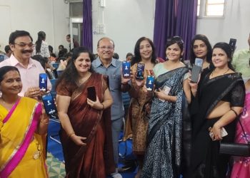 जिला कलक्टर व एसपी ने संवेदनशील मतदान केंद्रों का किया निरीक्षण