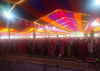 भागवत कथा में उमड़ा जनसेलाब हजारों की संख्या में सुनने पहुंचे श्रद्धालु