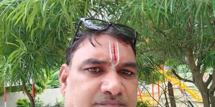 छबड़ा नगर पुर्व अध्यक्ष भाजपा शंकर सुमन ने डीआरएम है करी ट्रेन रोकने की मांग