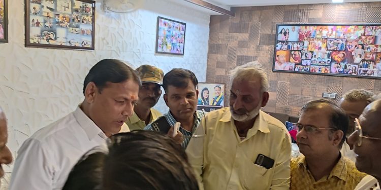 आज बांरा जिले के सभी राशन डीलरों का प्रतिनिधिमंडल गोपालन व खान मंत्री प्रमोद जैन भाया से मिला