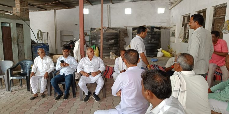 विधायक सिंघवी ने किया गांवो का दौरा, सुने ग्रामीणो के अभाव अभियोग,             शोक संतृप्त परिवार को बंधाया ढ़ांढस