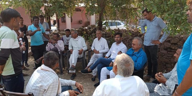 विधायक सिंघवी ने किया गांवो का दौरा, सुने ग्रामीणो के अभाव अभियोग, शोक संतृप्त परिवार को बंधाया ढ़ांढस