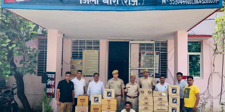 अवैध अंग्रेज़ी और देशी शराब की खेप सहित एक व्यक्ति गिरफ़्तार