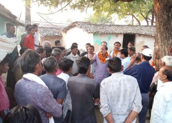 कांग्रेस नेता करण सिंह राठौड़ ने आधा दर्जन गांवों में किया दौरा, आम जन को राज्य सरकार की योजनाओं की दी जानकारी