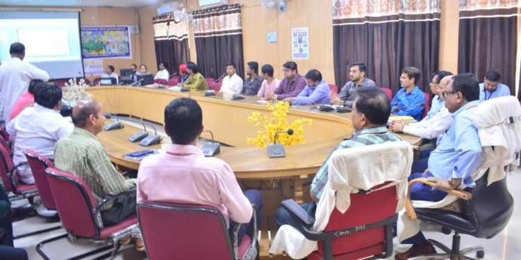 विधानसभा आम चुनाव 2023 रात्रि 10 बजे से प्रातः 6 बजे तक घर-घर प्रचार नहीं कर सकेंगे चुनाव में प्लास्टिक पॉलिथीन से निर्मित पोस्टर बैनर का उपयोग न करें