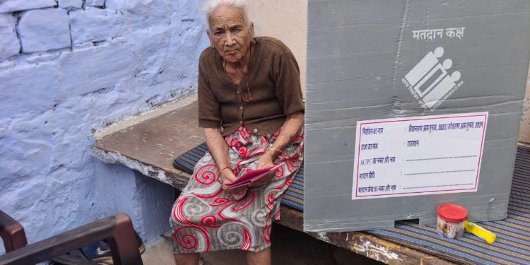 सेल्फी प्वाइंट व पोस्टर का विमोचन