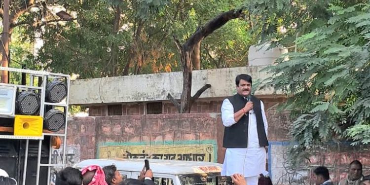 4 साल से बजट की कमी से नाराज़ हैं किसानः दिनेश यादव नहरी किसान संघर्ष समिति के बैनर तले किसानों ने निकाली ट्रेक्टर व वाहन रैली