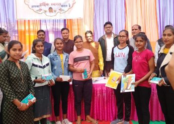 जिले की ग्राम पंचायतों में आयोजित हुए विकसित भारत संकल्प यात्रा के शिविर आमजन ने ली भारत को विकसित बनाने की शपथ गांव-गांव पहुंच रही है योजनाएं शिविर में मौके पर केंद्र सरकार की योजनाओं का मिला लाभ जिला कलक्टर के सख्त निर्देश- शिविर में लाभार्थियों को नहीं हो किसी तरह की परेशानी