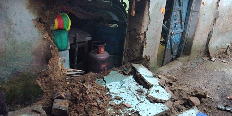 ब्लाक कांग्रेस कमेटी छीपाबड़ौद के अध्यक्ष मुलचंद शर्मा ने बताया है कि बरसात के कारण कई मकान गिर गये है