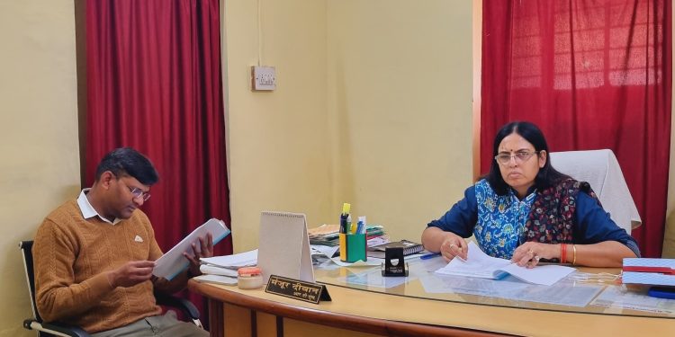 अतिरिक्त संभागीय आयुक्त का औचक निरीक्षण, अन्नपूर्णा रसोइयों और प्रशासनिक व्यवस्थाओं का लिया जायजा भूमि विवादों का त्वरित एवं संवेदनशीलता से हो निस्तारण- अतिरिक्त संभागीय आयुक्त