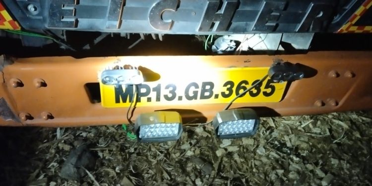 छबड़ा क्षेत्र में गौ तस्कर सक्रिय, आज रात 12 बजे छापरी गौशाला निपानिया में लगभग आधा दर्जन गौ तस्करों को गांव वालों ने खदेड़ा