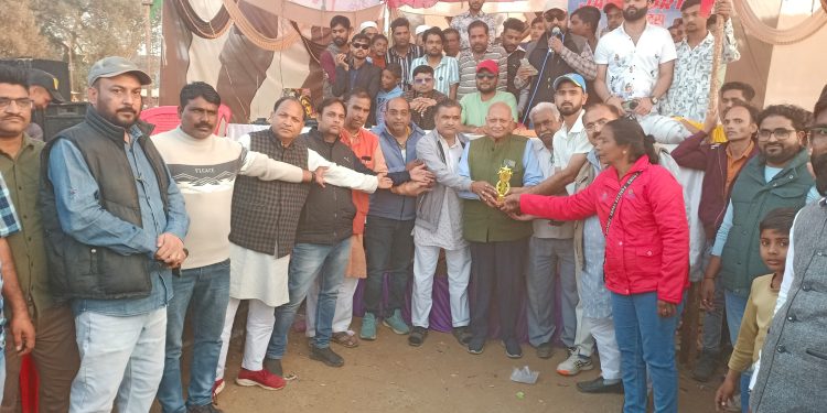 सुपर ओवर में एक रन से जीत कर भोपाल फाइनल में  पूर्व पार्षद खालिद राणा के अनुसार हिंदुस्तान क्रिकेट क्लब द्वारा आयोजित