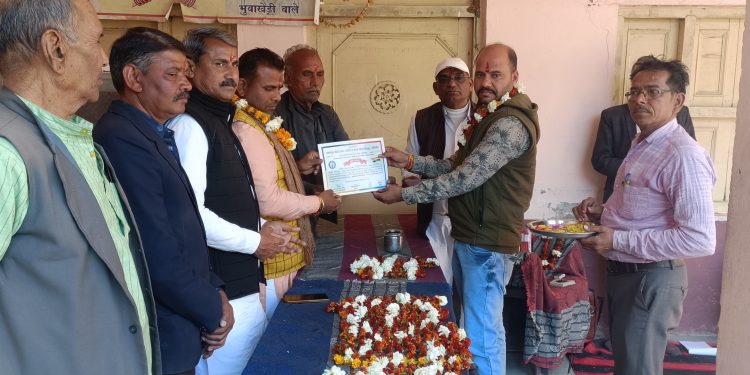 जन-जन का हो एक ही नारा,मानव बन जाय यह जग सारा।*  *गणतंत्र दिवस पर सर्व समाज के ‘सामाजिक एकता योद्धाओं’ का किया सम्मान।