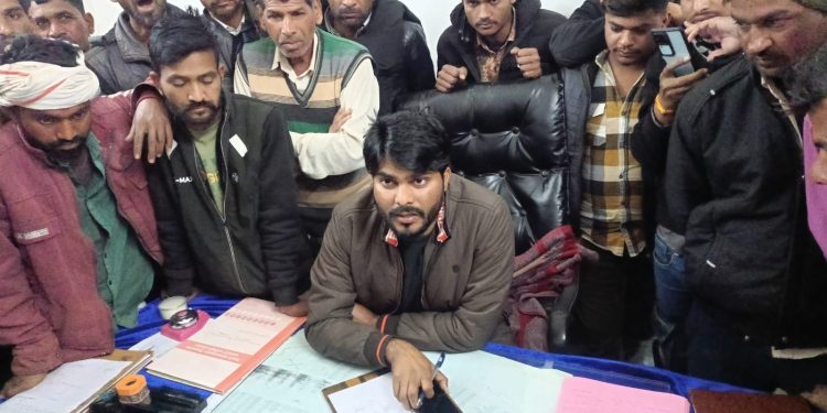 ग्राम खांखरा ओर परोलिया के ग्रामीणों ने दिया विधुत विभाग को ज्ञापन